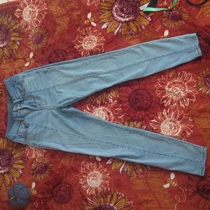 High Waisted Light Wash Jeans